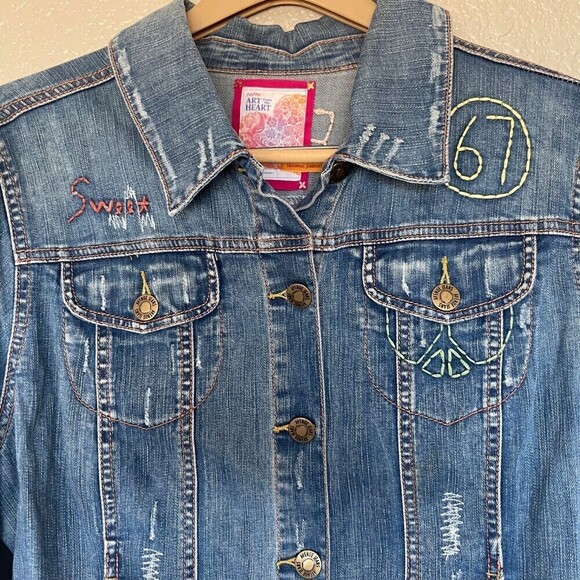 Avenue Jeans Distressed Embroidered Denim Jacket Size 14/16 - Picture 5 of 7